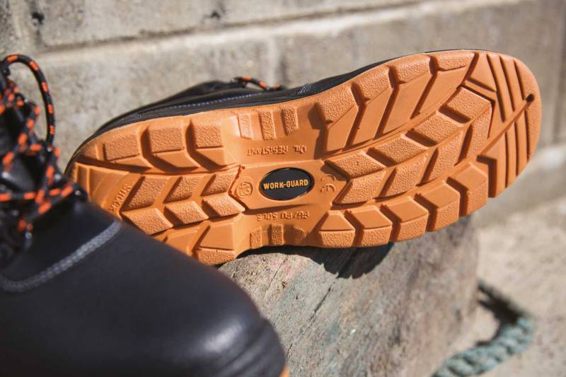 Chaussures de sécurité anti-dérapantes et anti-choc - Béziers