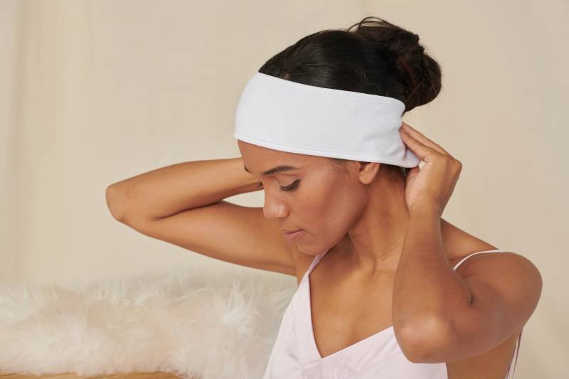 Bandeau éponge : Personnalisable pour les instituts de beauté et spas avec marquage sur mesure dans l'Hérault.